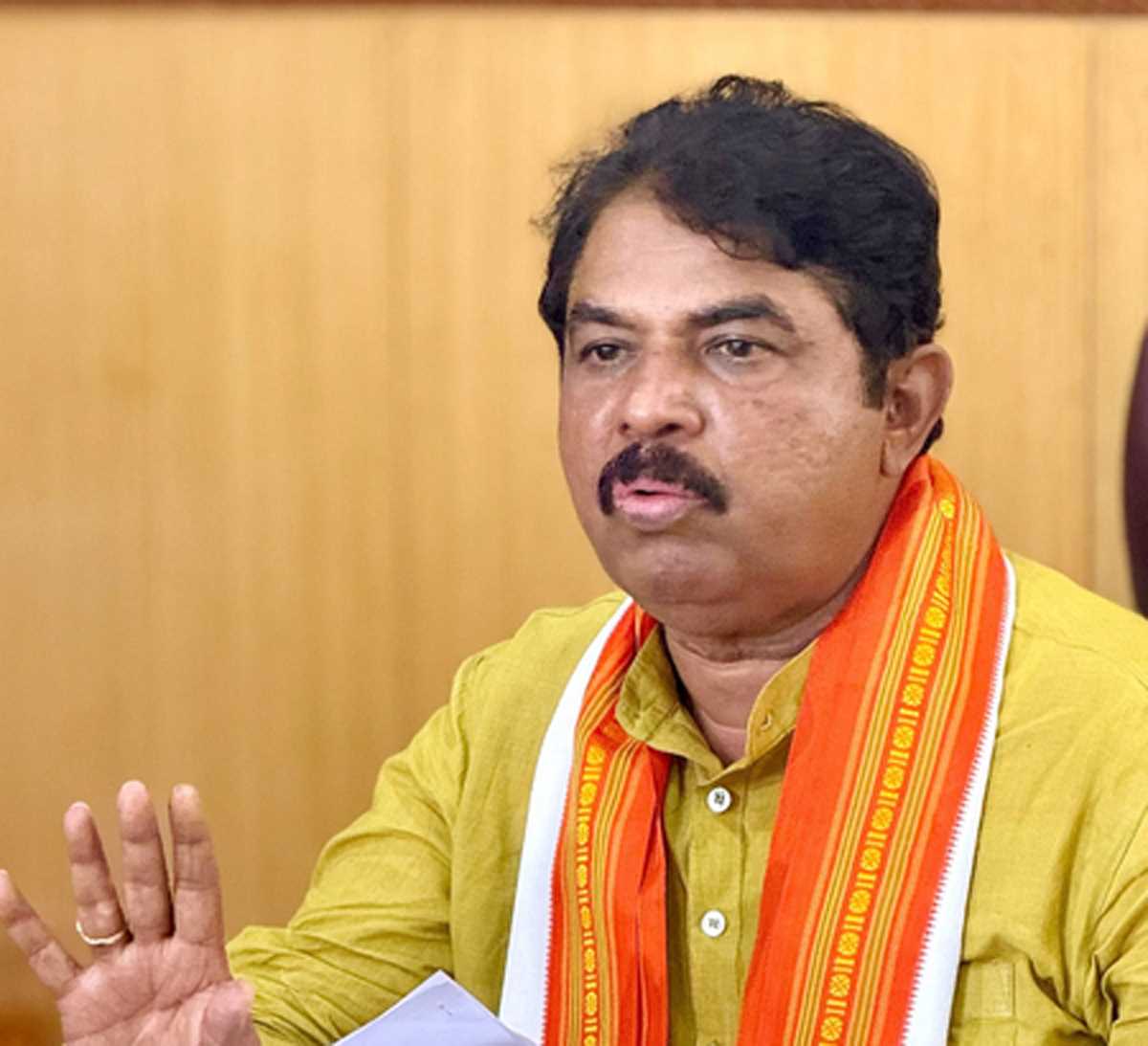 कर्नाटक : करदाताओं का पैसा बर्बाद कर रही कांग्रेस सरकार - आर अशोक कर्नाटक : करदाताओं का पैसा बर्बाद कर रही कांग्रेस सरकार - आर अशोक